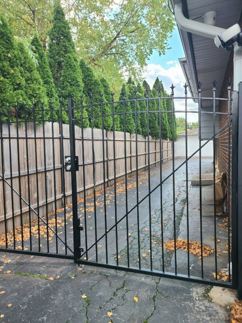 Tiny photo for 6437 W 82nd Street, Burbank, IL 60459 (MLS # 12512583)