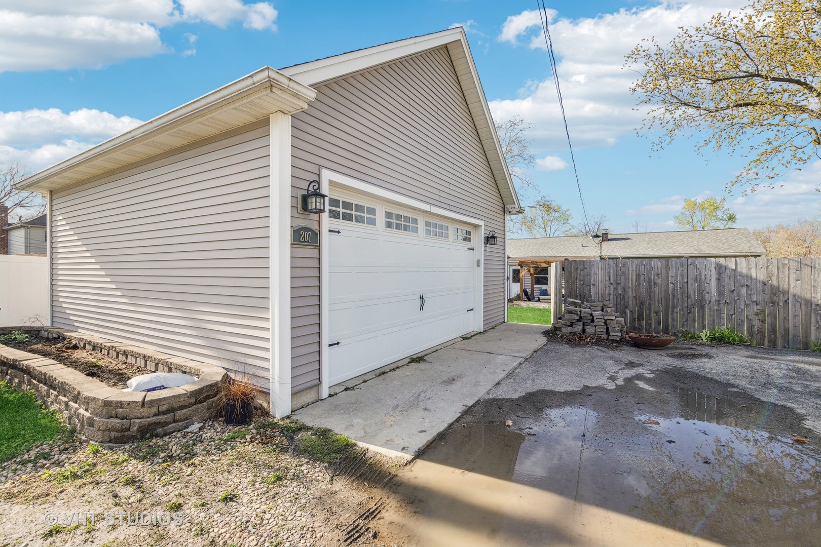 207 W Quincy Street