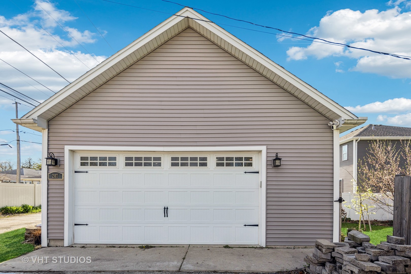 207 W Quincy Street