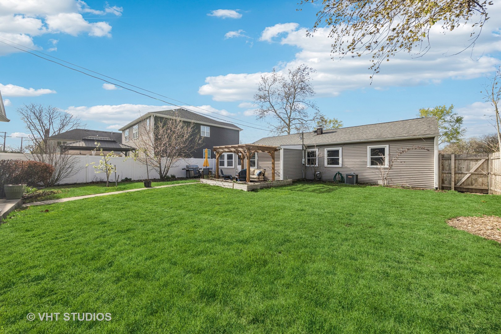 207 W Quincy Street