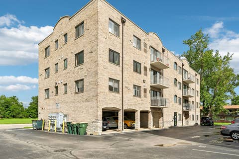 Tiny photo for 7335 OAKWOOD Avenue #2F, Lyons, IL 60534 (MLS # 12732711)
