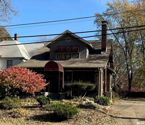 Photo of 2125 Eastern Avenue, Davenport, IA 52803 (MLS # QC4269473)