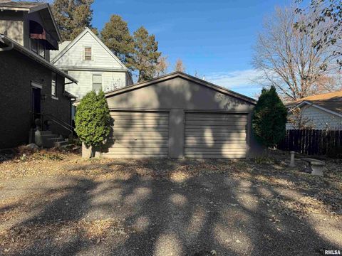 Tiny photo for 2125 EASTERN Avenue, Davenport, IA 52803 (MLS # QC4269473)