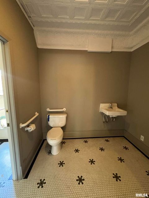 Tiny photo for 2125 EASTERN Avenue, Davenport, IA 52803 (MLS # QC4269473)