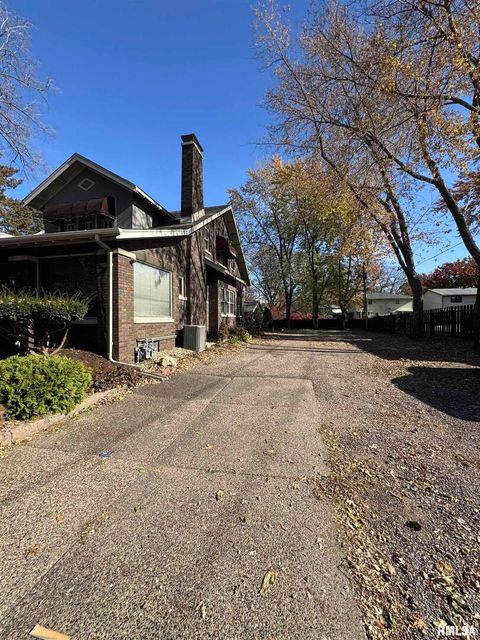 Tiny photo for 2125 EASTERN Avenue, Davenport, IA 52803 (MLS # QC4269473)