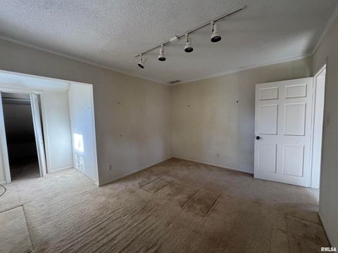 Tiny photo for 2125 EASTERN Avenue, Davenport, IA 52803 (MLS # QC4269473)