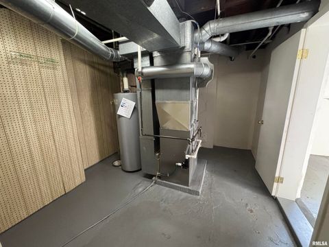 Tiny photo for 2125 EASTERN Avenue, Davenport, IA 52803 (MLS # QC4269473)