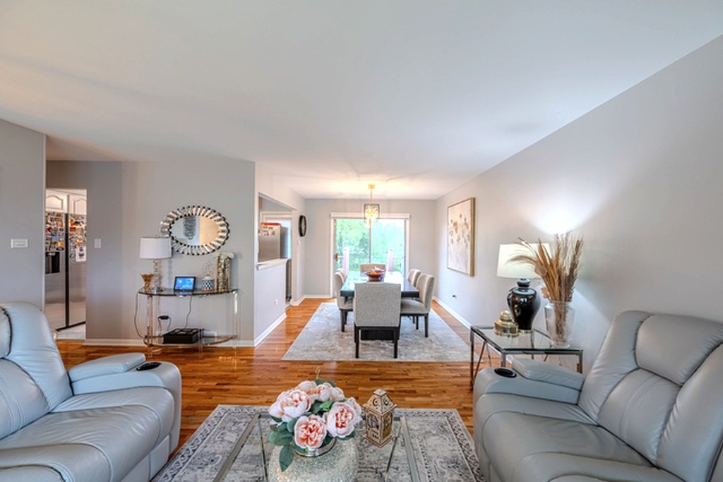 8106 W 89th Place