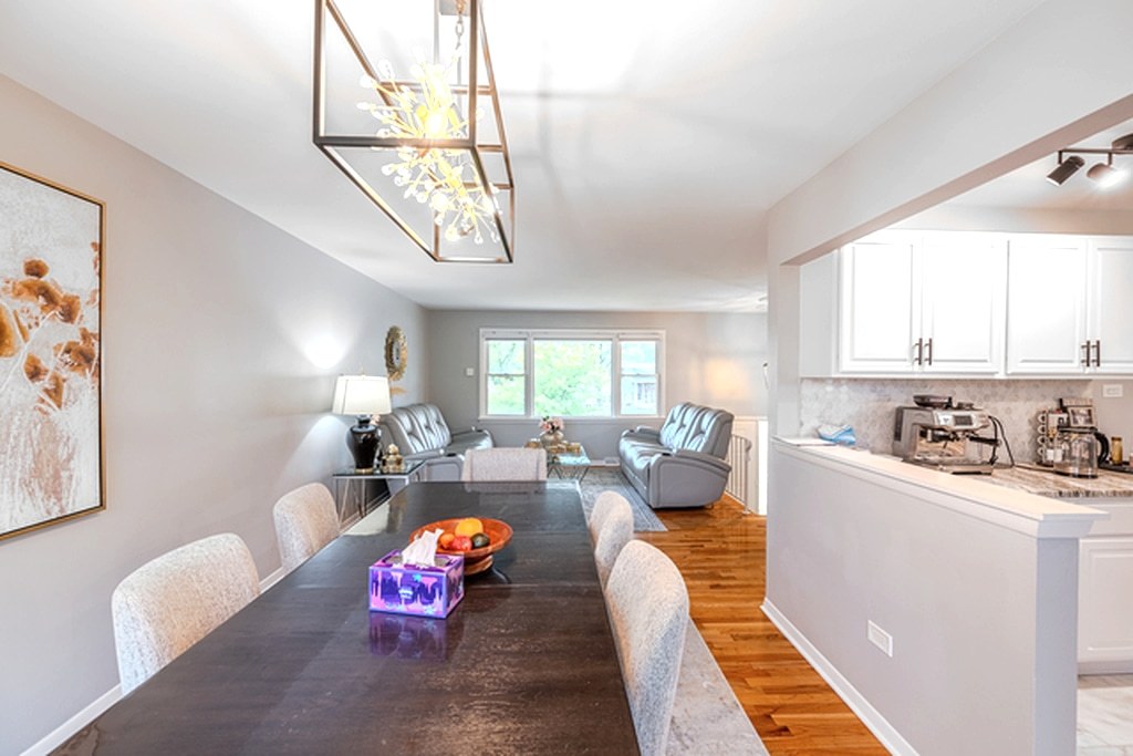 8106 W 89th Place