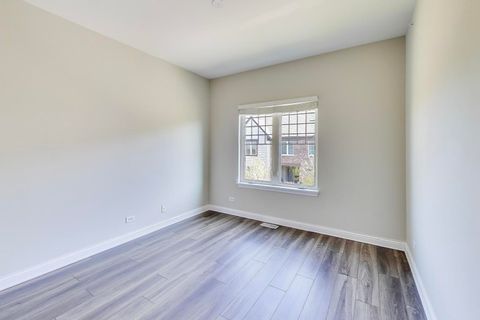 Tiny photo for 662 Parkside Court, Libertyville, IL 60048 (MLS # 12496794)