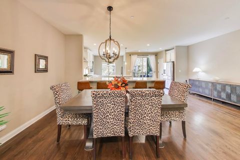 Tiny photo for 662 Parkside Court, Libertyville, IL 60048 (MLS # 12496794)