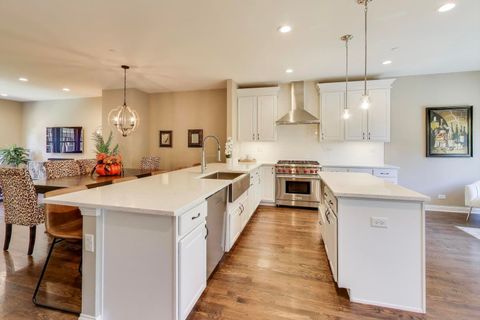 Tiny photo for 662 Parkside Court, Libertyville, IL 60048 (MLS # 12496794)