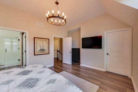 Tiny photo for 662 Parkside Court, Libertyville, IL 60048 (MLS # 12496794)