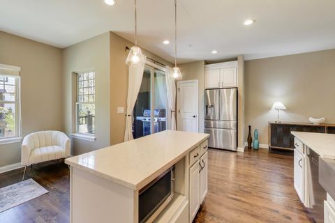 Tiny photo for 662 Parkside Court, Libertyville, IL 60048 (MLS # 12496794)