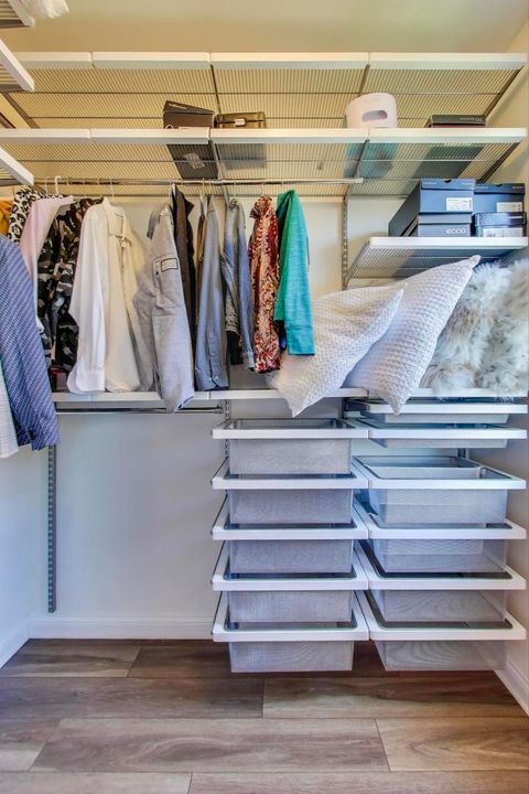 Tiny photo for 662 Parkside Court, Libertyville, IL 60048 (MLS # 12496794)