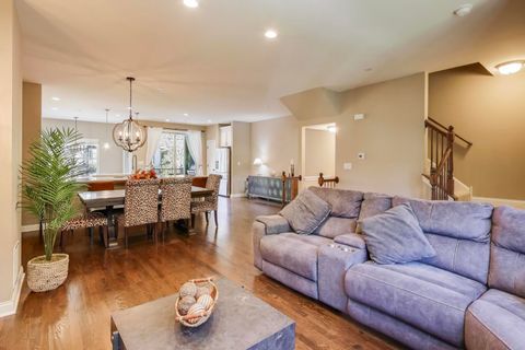 Tiny photo for 662 Parkside Court, Libertyville, IL 60048 (MLS # 12496794)