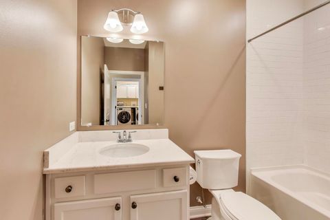 Tiny photo for 662 Parkside Court, Libertyville, IL 60048 (MLS # 12496794)