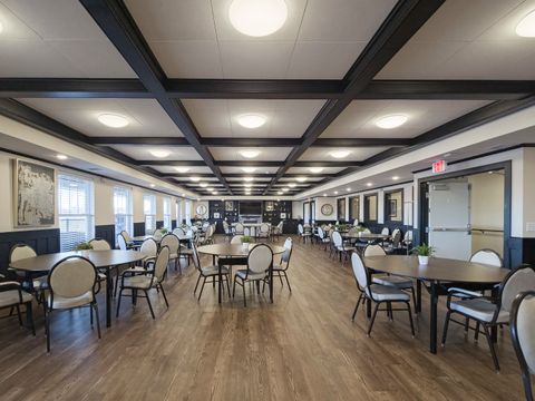 Tiny photo for 2592 MIDDLE Road #313, Bettendorf, IA 52722 (MLS # QC4269748)