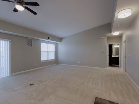 Tiny photo for 2592 MIDDLE Road #313, Bettendorf, IA 52722 (MLS # QC4269748)