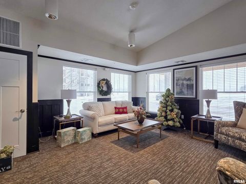 Tiny photo for 2592 MIDDLE Road, Bettendorf, IA 52722 (MLS # QC4269748)