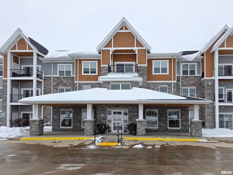 Tiny photo for 2592 MIDDLE Road, Bettendorf, IA 52722 (MLS # QC4269748)