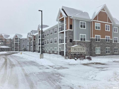 Photo of 2592 MIDDLE Road, Bettendorf, IA 52722 (MLS # QC4269748)