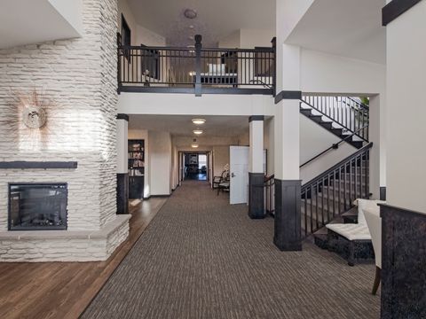 Tiny photo for 2592 MIDDLE Road #313, Bettendorf, IA 52722 (MLS # QC4269748)