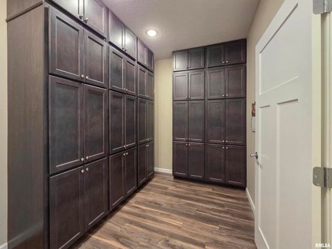 Tiny photo for 2592 MIDDLE Road, Bettendorf, IA 52722 (MLS # QC4269748)