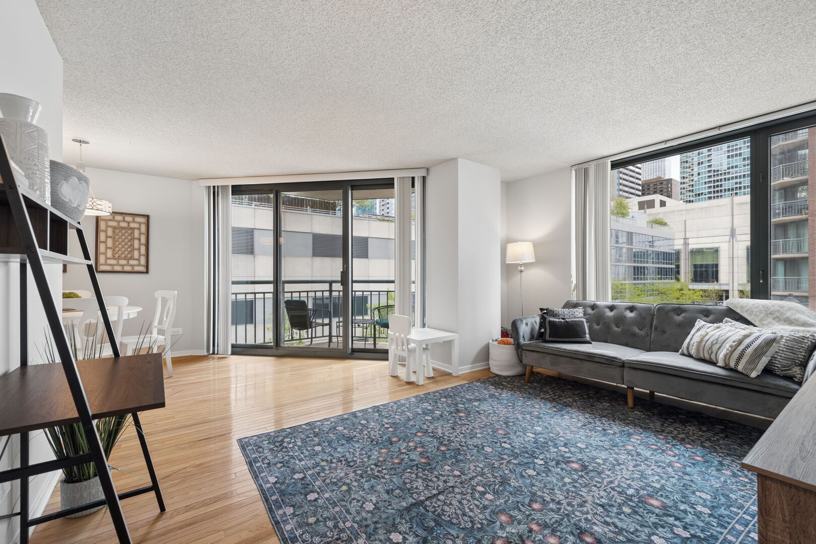 440 N Mcclurg Court 402S