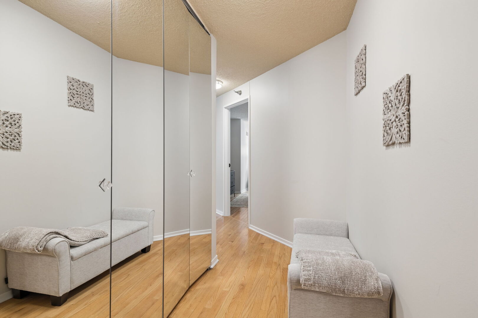 440 N Mcclurg Court 402S