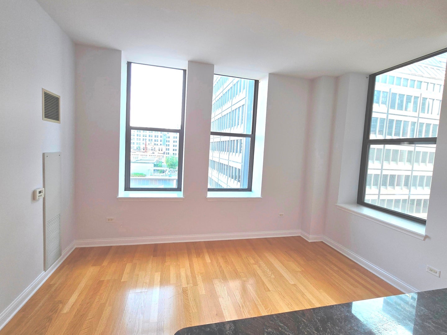 8 W MONROE Street 1800
