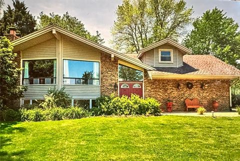 Photo of 8538 Washington Street, Downers Grove, IL 60516 (MLS # 12562314)