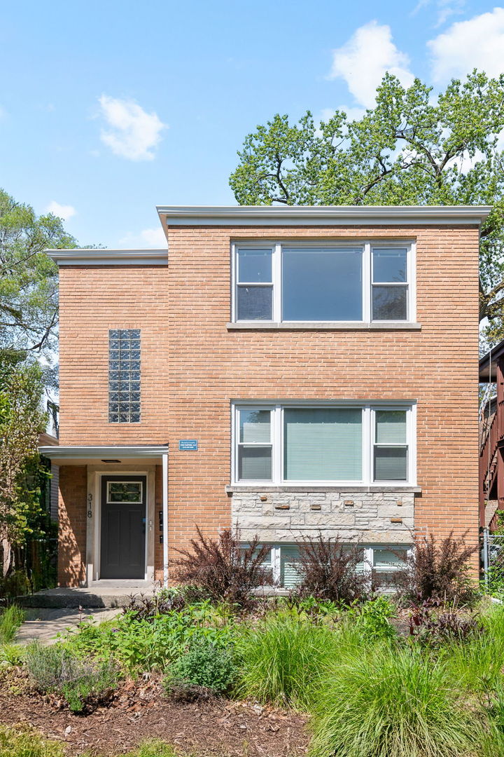 318 Custer Avenue
