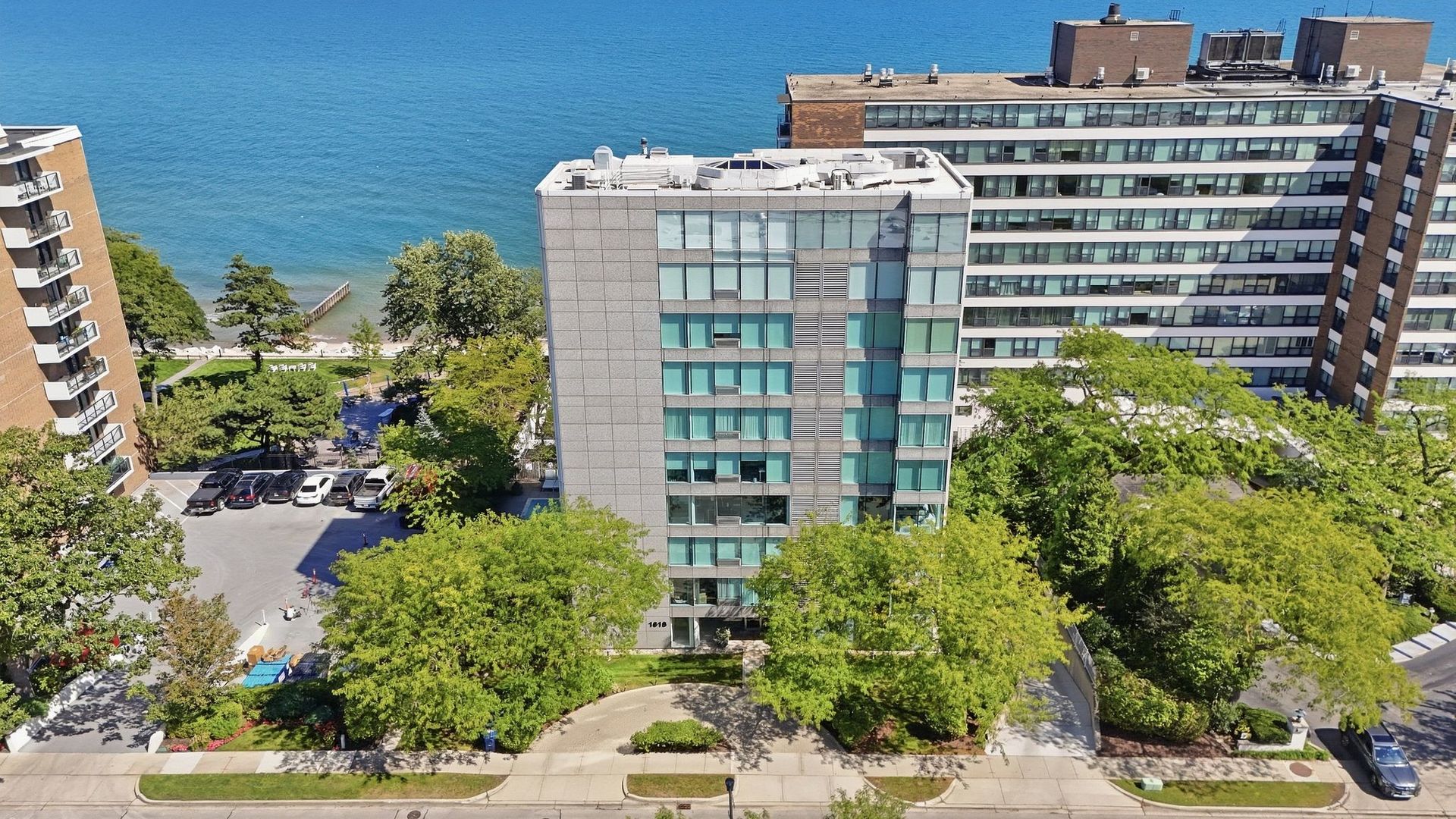 1618 Sheridan Road 4