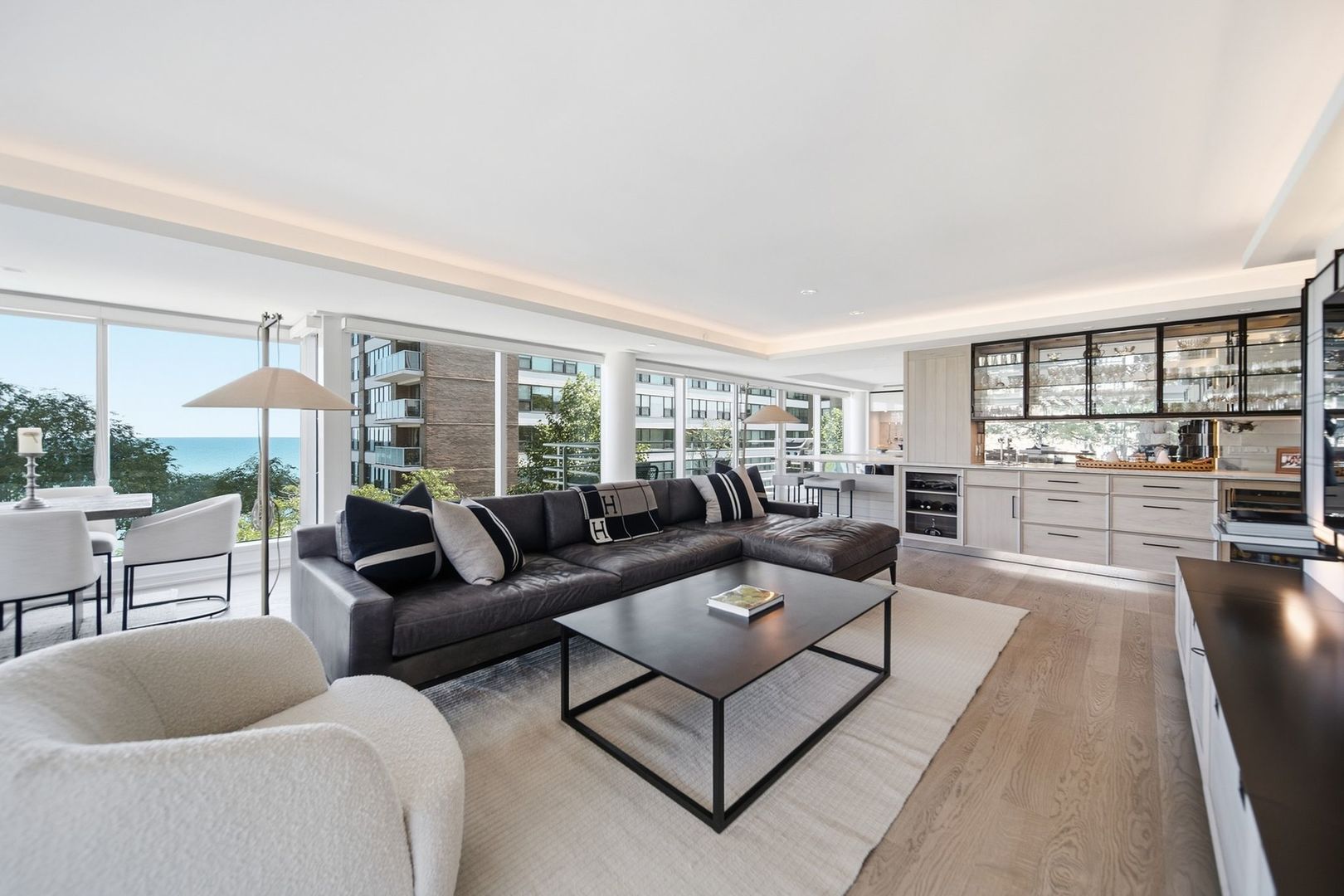 1618 Sheridan Road 4