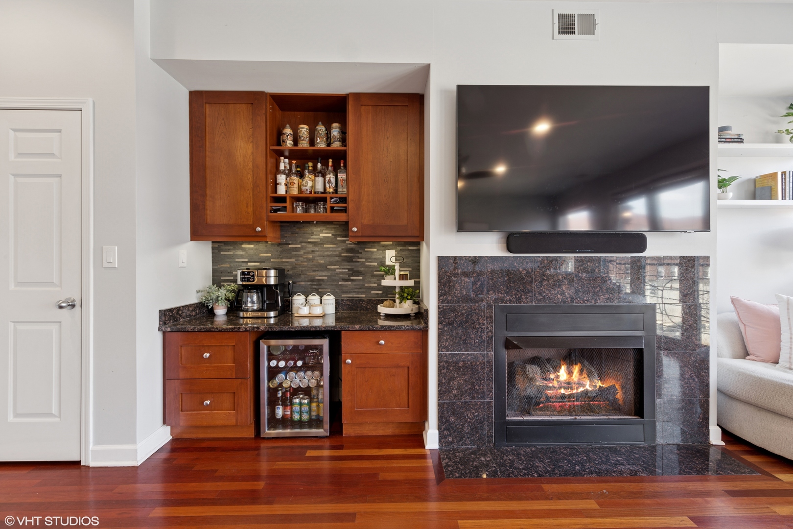 1907 W Chicago Avenue 3