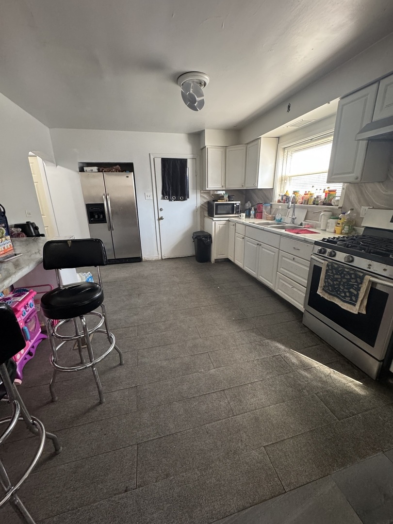 8259 S Marshfield Avenue