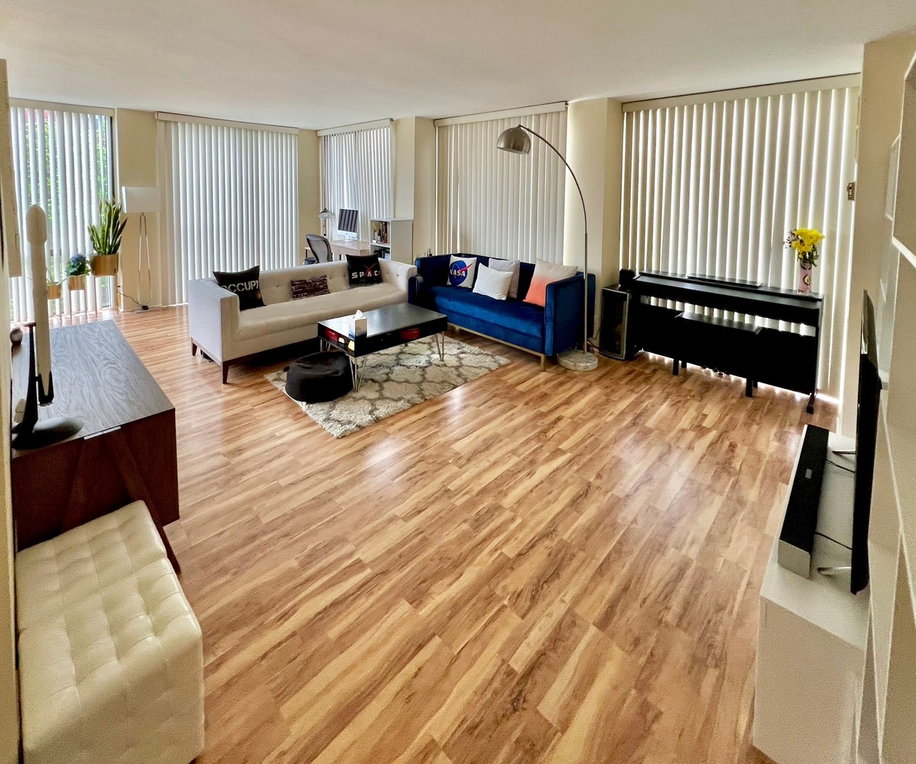 345 W Fullerton Parkway 503