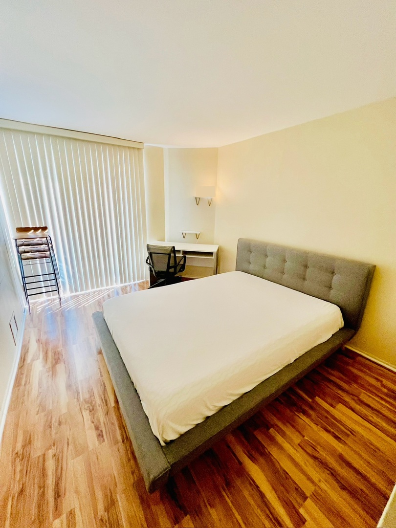 345 W Fullerton Parkway 503