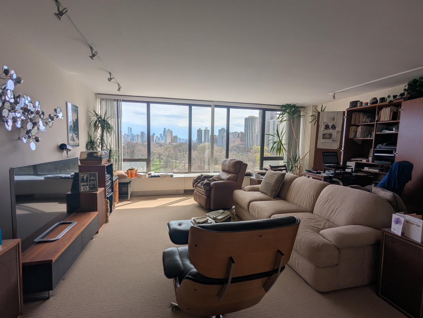 2800 N Lake Shore Drive 904