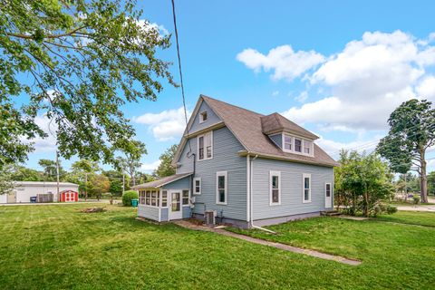 Photo of 110 S Wood Street, Elwood, IL 60421 (MLS # 12468220) Photo of 110 S Wood Street, Elwood, IL 60421 (MLS # 12468220)