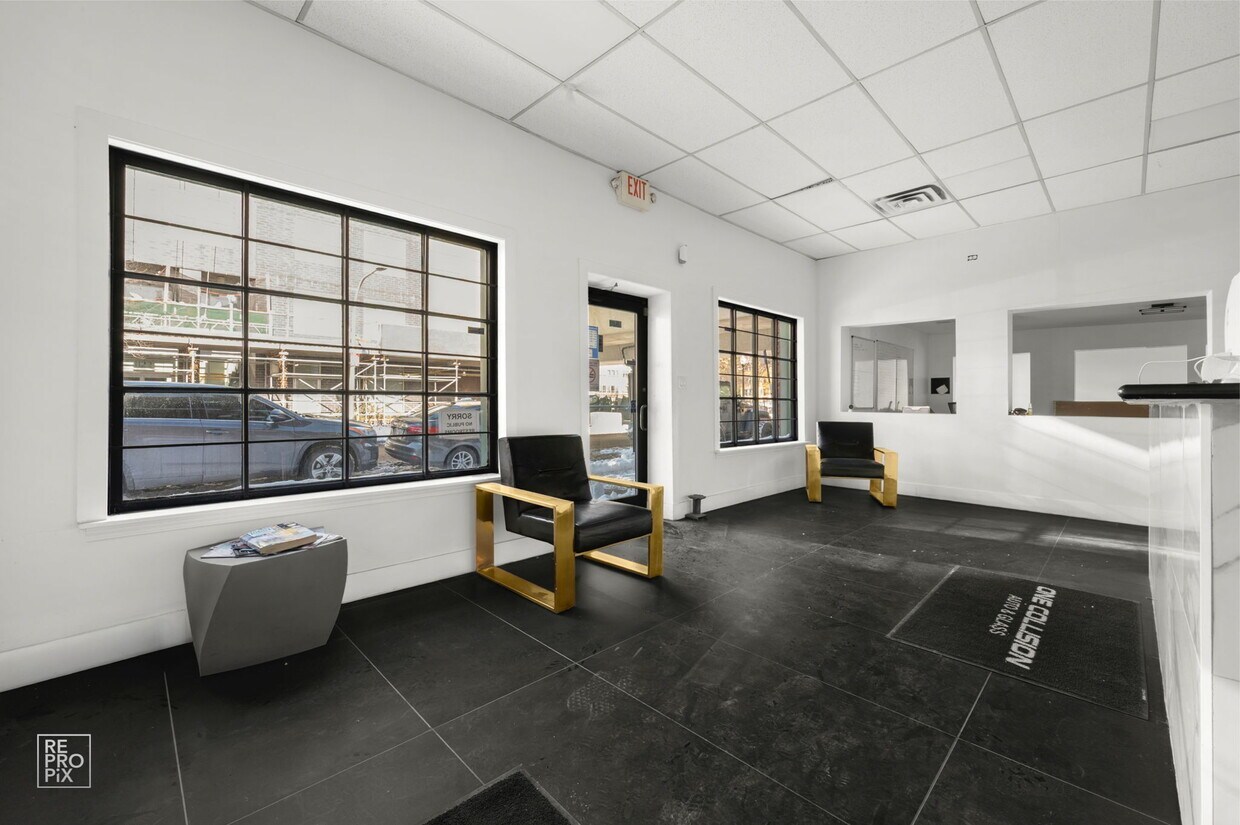 1123 W Catalpa Avenue