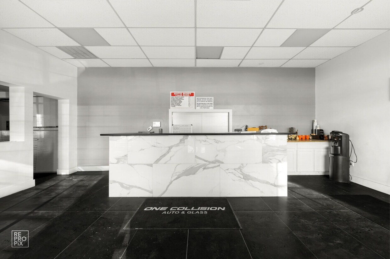 1123 W Catalpa Avenue