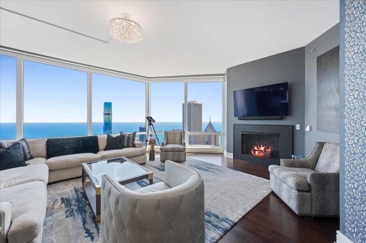 401 N wabash Avenue 73F