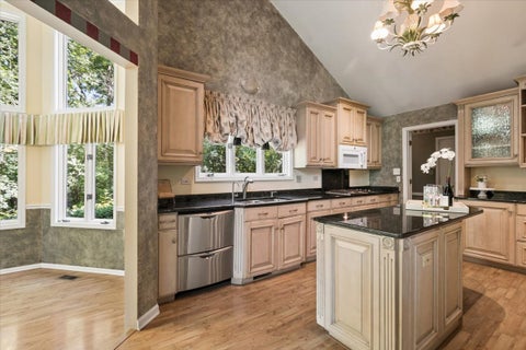 Tiny photo for 30 Brierfield Court, Lake Bluff, IL 60044 (MLS # 12737761)