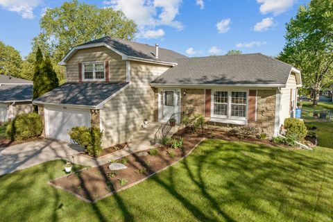 Photo of 650 BUTTERFIELD Drive, Algonquin, IL 60102 (MLS # 12647589)