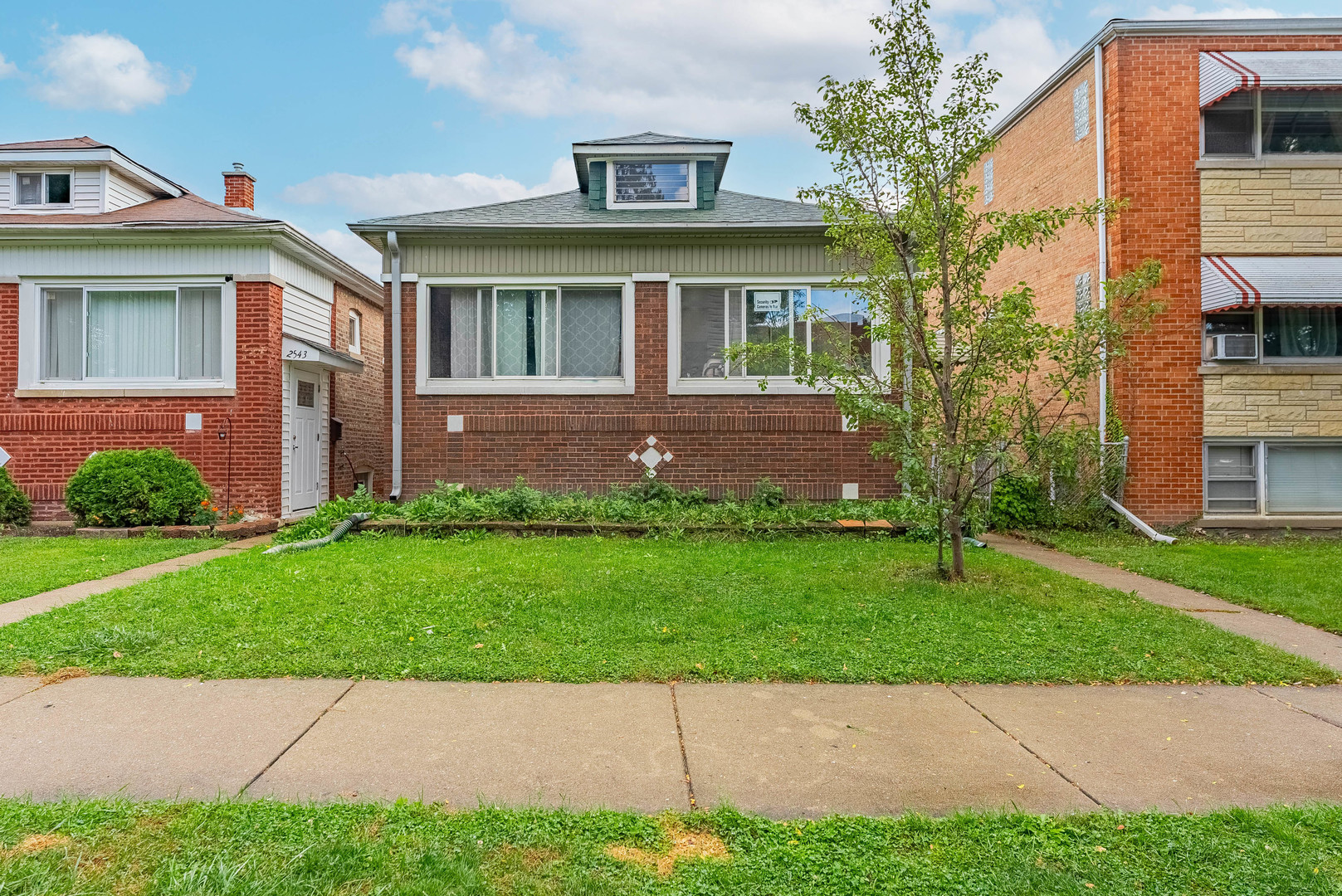 2541 N Mont Clare Avenue