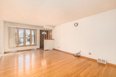 Tiny photo for 5818 N Octavia Avenue, Chicago, IL 60631 (MLS # 12485970)