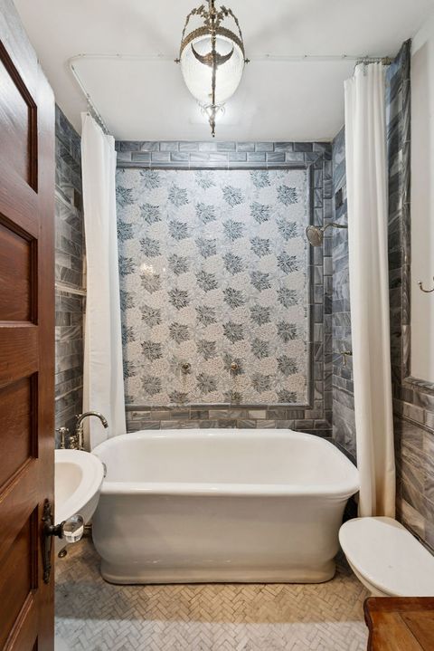 Tiny photo for 3837 N Alta Vista Terrace, Chicago, IL 60613 (MLS # 12432756)