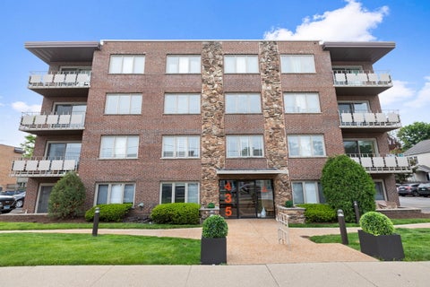 Photo of 435 Ridge Road #108, Wilmette, IL 60091 (MLS # 12562500)